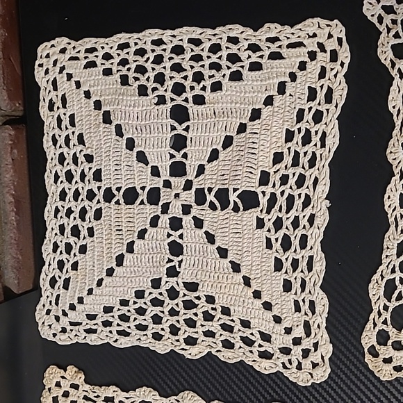 🍀Handmade vintage decor table doilies - Picture 3 of 6